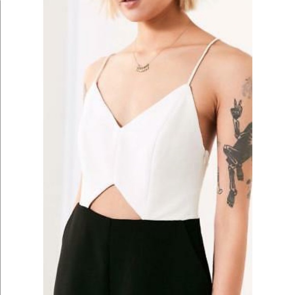 Silence + Noise Color Block Romper with Pockets - Picture 3 of 6